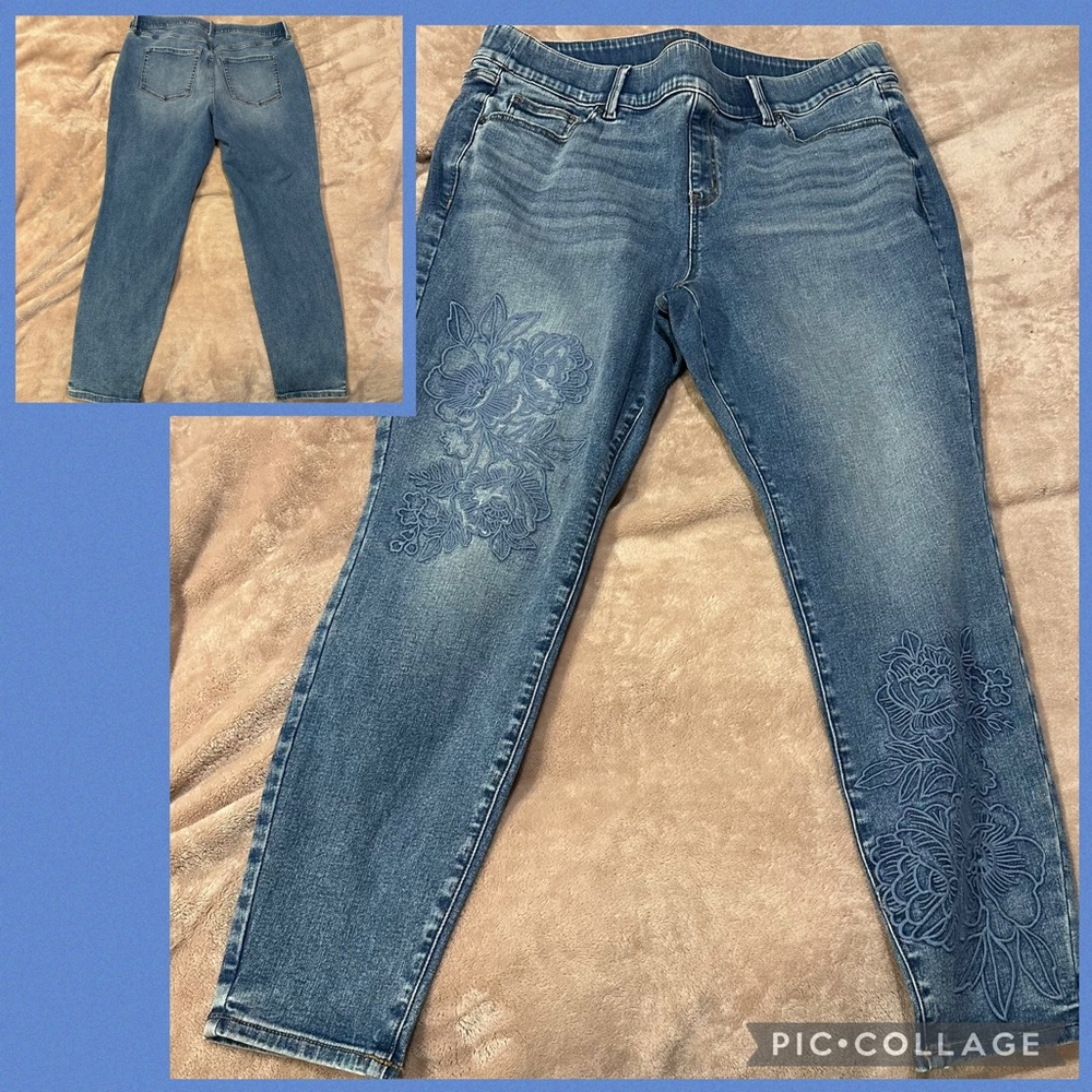 Torrid • embroidered floral sky high skinny jeans